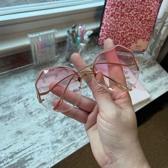❌SOLD❌ Rose Metal Geometric Retro Sunnies Sunglasses - Picture 5 of 7